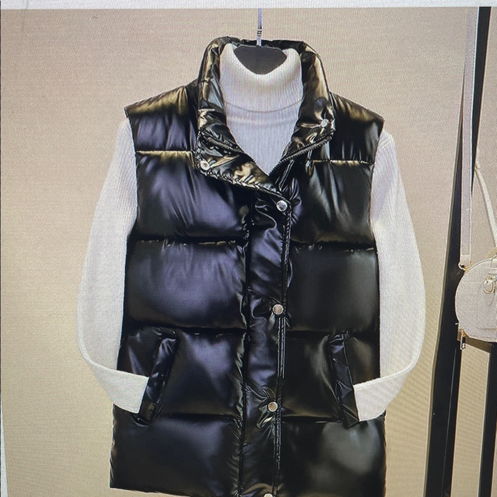 Sleek Black Women's Puffer Vest